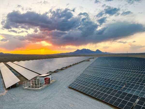 Combinar suministro calificado con generación distribuida en sitio: la estrategia energética del futuro